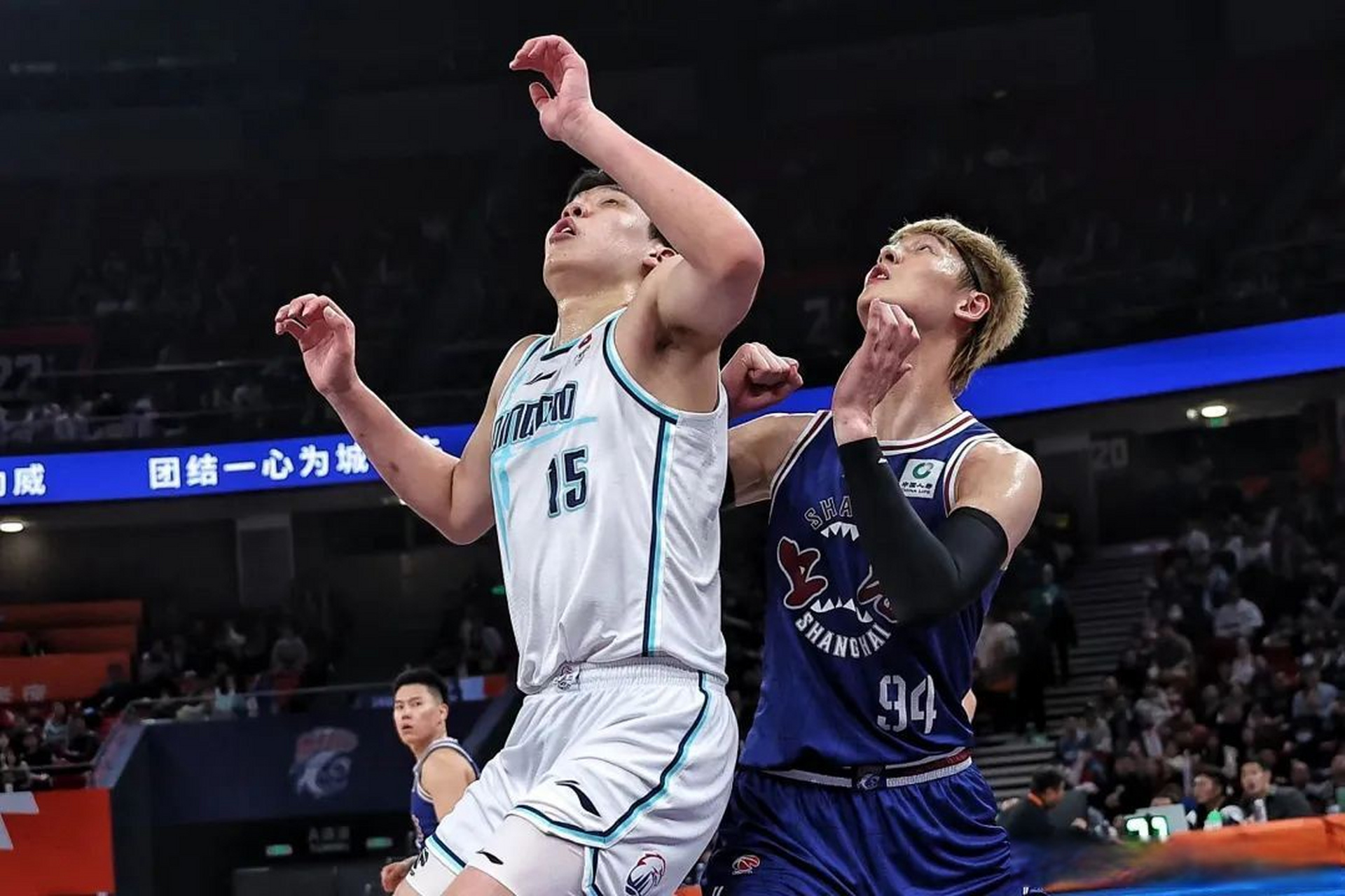 爱游戏体育-包含CBA常规赛倒计时，上海久事冲刺阶段豪取连胜，细节引发关注，目标明确，身体对抗强度拉满的词条