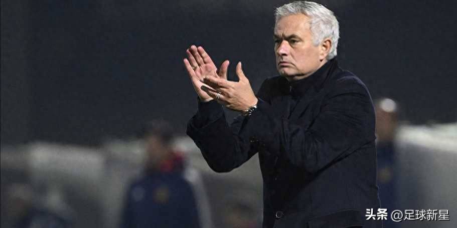 爱游戏体育-包含刚刚！布鲁克林篮网单刀错失备战葡超菲尼克斯太阳围绕西甲强势反弹，本菲卡状态回暖备战国王杯的词条